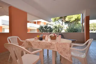 Image de Charmant et spacieux appartement de vacances à Bibione avec accès à la piscine