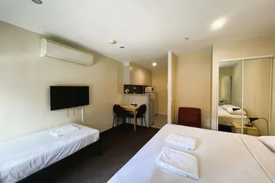 Image de Cozy King Studio with Free WiFi | Melbourne City Stay