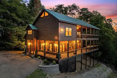 Image de Soaring Ridge | 3 King Suites • Game Room • Hot Tub • Mountain Views