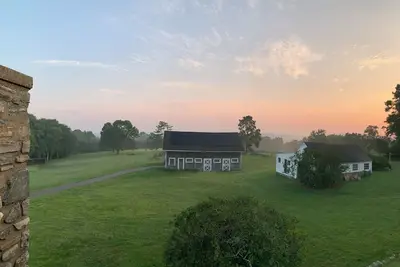 Image de Owl's House: A Cozy Farm Stay in the Heart of \"Mystic Country, \" Se Connecticut