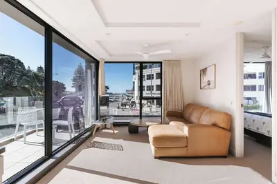 Image de Mount Maunganui Gem  Long Stay Ready, Steps to It All