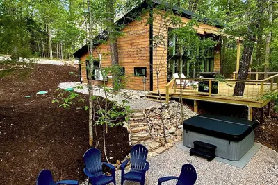 Image de New! 2 bed 2 bath cabin in the Ozarks • Hot Tub •