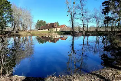 Image de Maison de campagne exceptionnel avec étang.