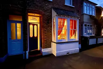 Image de Tern Cottage by inspirestays. com - a cottage that sleeps 4 guests in 2 bedrooms
