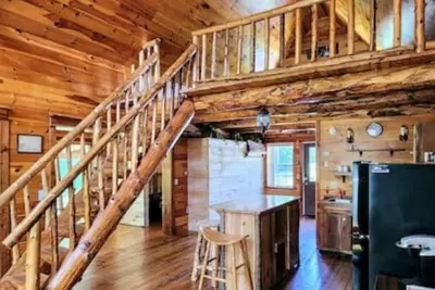 Peaceful Rustic Cabin