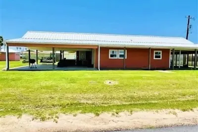 Image de The Landing. 2 Bedroom/1. 5 Bath Private Home. Great Outdoor Space!