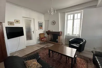 Image de Maison individuelle sur terrain clôturé à 300m commerces et piscine municipale.