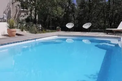 Image de Magnifique propriété avec grand terrain et piscine