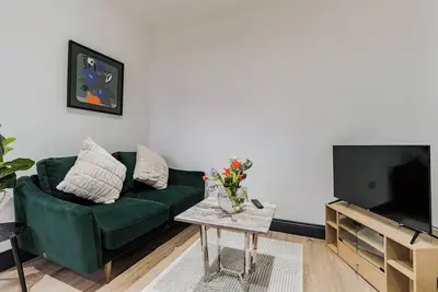 Image de Charming & Cozy 2 Br flat. Steps from Everyth…