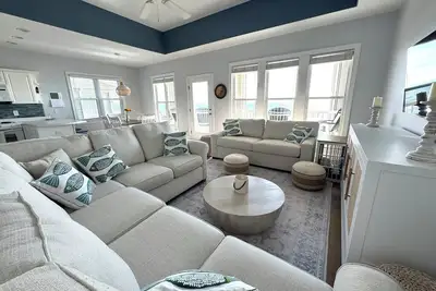 Image de Panoramic water views! Airy 3br oceanfront condo in renowned Ocean Club Resort!