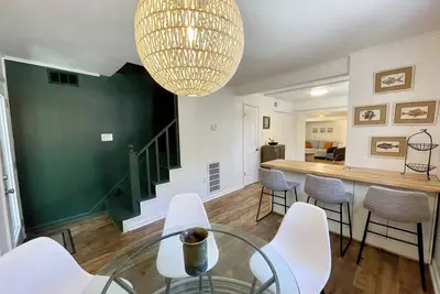 Image de Unique 2 Bed/2. 5 Bath Barn in Covington La