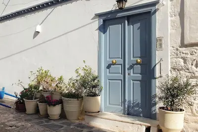Image de Luljeta's Guest House -\nYour Peaceful Haven in Hydra’s Heart.