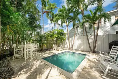 Image de Cocktails On The Corner- 2 Bedroom / 1 Bathroom W/ Pool - Old Town Key West