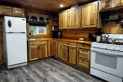 Image de Blueberry Hill Lakeside Retreat. Family\/pet friendly.