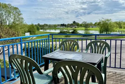 Image de La Terrasse vue étangs, Babyfoot, jeux de société by BookingFuté