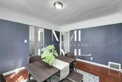 Image de Quiet 2-bedroom house in fabulous Shaker Heights with WiFi,