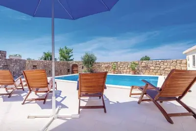 Image de Crikvenica, Schwarz pool house, 6-8 Persons