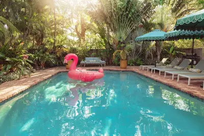 Image de The Grove Club: Palm Beach elegance, heated pool
