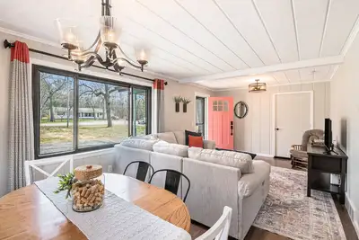 Image de Lake Access/Firepit/Pet-Friendly/Ping Pong/Foosball