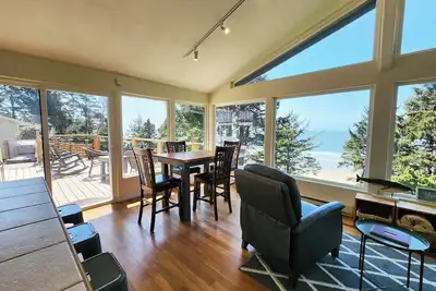 Image de Ocean View in Otter Rock! Wood Stove! Surfing~Otter Rock Hideaway