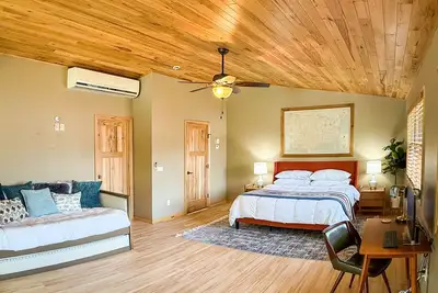 Image de Relaxed Lakefront Cabin 3br 3ba Private Dock