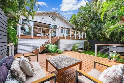 Image de Spacious 4br/3ba home w/ WiFi, Ac - walk to beaches, parks, shops & restaurants!