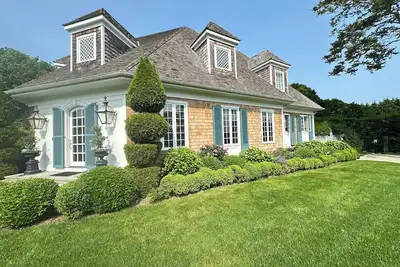Image de Maison de luxe exceptionnelle 5 chambres/6 salles de bain, piscine/spa, Hamptons