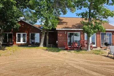 Image de 3 Bedroom Cabin 3 Beach front