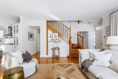 Image de Spacious Family Home with Balcony in Pascoe Vale
