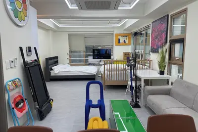 Image de ěť´Atelier Seongsu Riverside Loft Cherry Blossom Road Han River airport bu