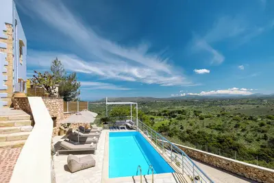 Fantastic villa on Crete with sea views, private pool and absolute tranquillity!
