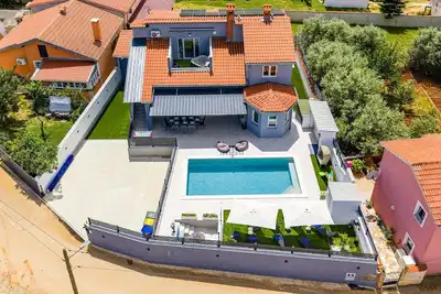 Image de Maison de vacances Pula pour 1 - 8 personnes avec 3 chambres Ă coucher - Maison de vacances