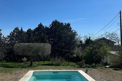 Image de Maison avec piscine privée sur grand terrain