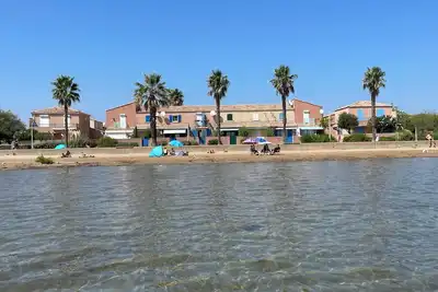 Image de Maison en bord de mer 1 minute à pied de la Plage du Grazel nouvellement rénovée