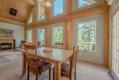 Image de Whitetail Cabin – Glen Lake Views | Pool Table