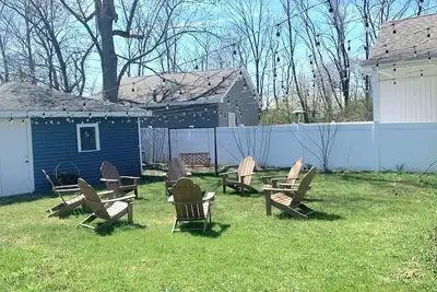 Image de Cozy 4bd - Backyard Retreat - 3mins to Notre Dame