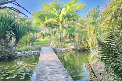 Gîte avec piscine en été, parking privé - proche commerces & mer