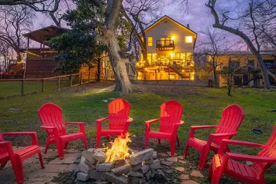 Image de Waterfront | Sleeps 16 | Fire Pit & Relaxing Vibes