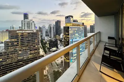 Image de Stunning 2/1b Icon Brickell 46th fl. Pool, Spa, Gym, Free Parking, Scenic view