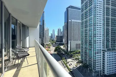 Image de Elegant 1/1b at Icon Brickell 17th fl. Pool, Spa, Gym, Free Parking, Scenic view