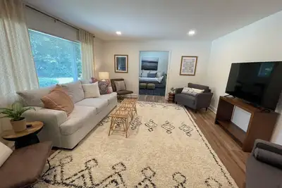 Image de Gorgeous Home with Saltwater Pool in Midtown