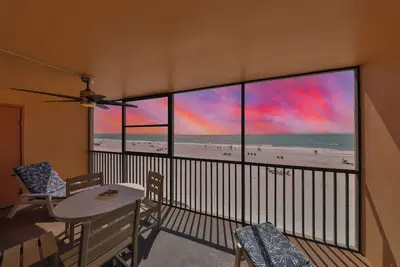 Image de Villa Madeira 303 beautiful 3br condo directly on the beach stunning gulf views!