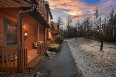 Image de New! Pine Knot 62h - Retreat with Private Play Area by The Summit at Gore Mountain