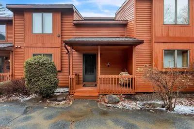 Image de New! Santanoni 60h - Renovated Townhome with Privacy by The Summit at Gore Mountain