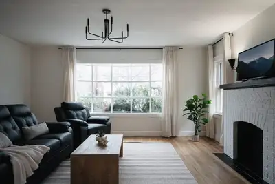 Image de The Designers Apartment - 5 Minutes to Downtown