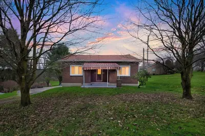 Image de Cozy 2br Home: With Lake Access and Work Space