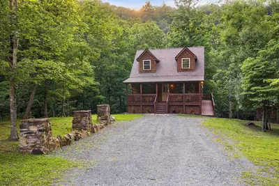 Image de Creekside Retreat - Hot Tub, Fire Pit & Adventure