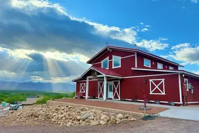 Image de Sundance Barndominium in Tonto Basin - Sleeps up to 12 guests!