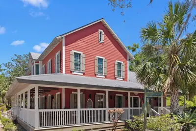 Image de Southern Pines- Sleeps 18 with community pool and docks
