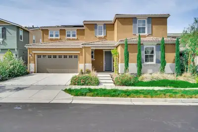 Image de Pool Access: Spacious Tracy Home w/ Yard!